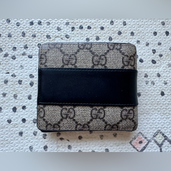 GUCCI GG Supreme Canvas Men’s Bifold Wallet - comes w dust bag and box - Picture 5 of 9